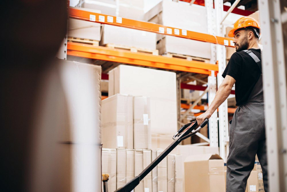 Unlocking Workplace Safety: The Benefits of Online Manual Handling Training in Ireland - Manual Handling Training Article