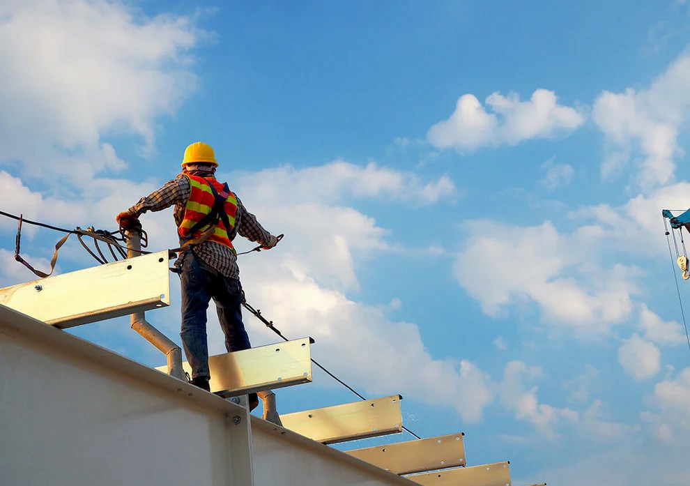 Emergency Rescue Planning for Working at Heights: Your Guide to Safety and Preparedness - Manual Handling Training Article