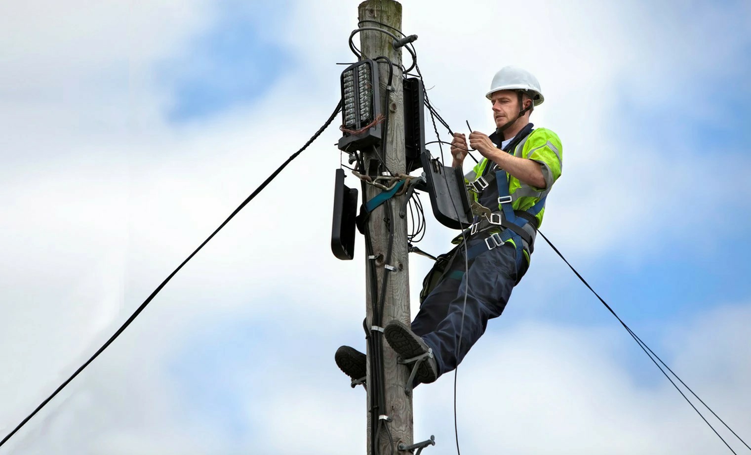 Innovative Safety Technologies Enhancing Working at Heights Training Programs - Manual Handling Training Article