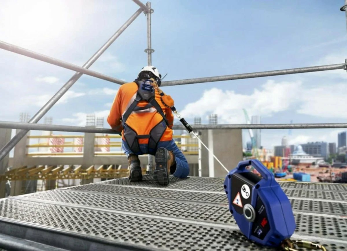 Smart Savings: Implementing Cost-Effective Working at Heights Training for Small Businesses - Manual Handling Training Article