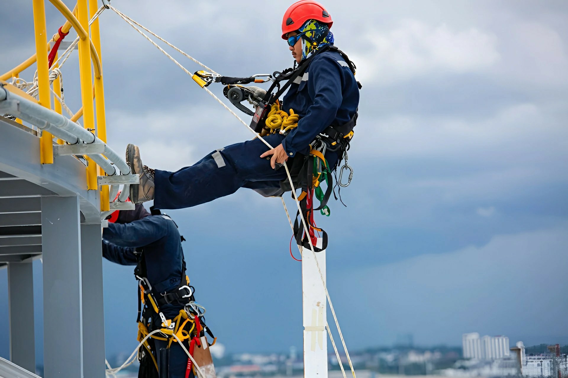 Understanding the Main Risks of Working at Heights and the Value of Proper Training - Manual Handling Training